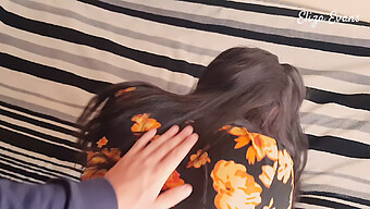 Une Jeune Fille Avec Un Gros Cul Se Fait Baiser Par Son Pote