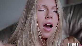 Angelica Vuonna Xxx Oikea Kosketus: Aistillinen Porno Kokemus