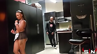 Avery Jane Gode Di Un Intenso Sesso Anale E Da Dietro Con Il Suo Partner In Un Video Fatto In Casa