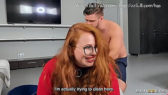 Yola'S Hidden Pleasure: Cleaning And Seducing With Foot Fetish