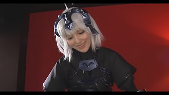 Japanische Cosplayerin Beim Verführerischen Spiel