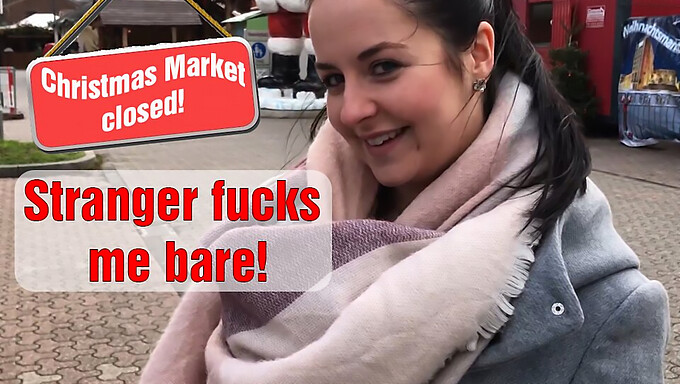 Ohne Gummi Sex Mit Einem Fremden Auf Dem Geschlossenen Weihnachtsmarkt