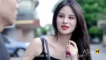 Amateur Chinese Salesgirl'S Intimate Promotional Video: A Mandarin Erotic Film