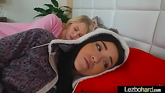 Întâlnire Lesbiană Fierbinte Între Lily Rader Și Kiley Jay În Hd