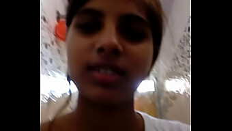 Amrita, Adolescenta Indiană Excitată, Se Bucură De Sex Hardcore