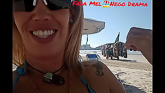 ¡la Esposa Rubia Muestra Su Coño Y Culo En Bikini En Praia Da Enseada En Guarujá! ¡no Te Pierdas Esta Escena Caliente!