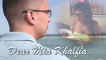 Mia Khalifa นําเสนอคอลเล็กชั่นโป๊ที่น่าทึ่งซึ่งมีหน้าอกธรรมชาติขนาดใหญ่และเซ็กส์หมู่