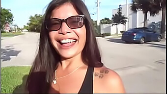 Estrela Pornô Italiana E Garota Amadora Americana Se Encontram Para Fazer Sexo Na Costa De Jersey